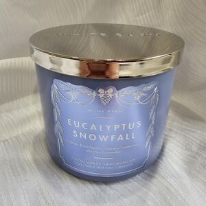 Bath & Body Works White Barn Eucalyptus Snowfall Blue Candle Rare